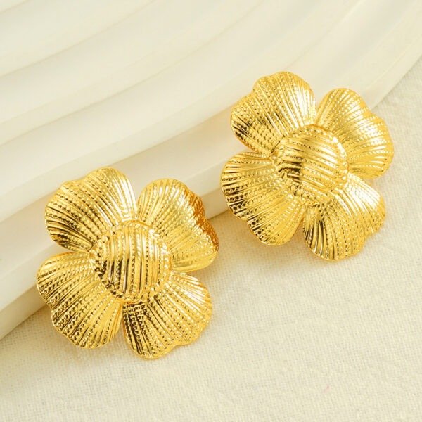 French Retro Fashion Titanium Steel Flower Earrings