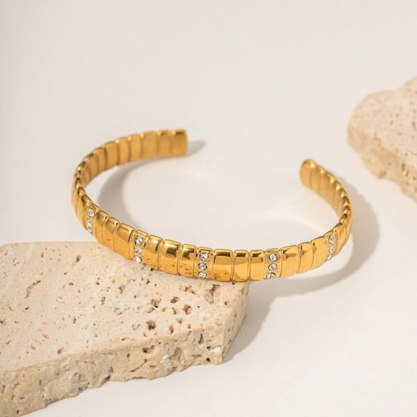 Stainless Steel Diamond Bread Pattern Bracelet Ornament - Image 4